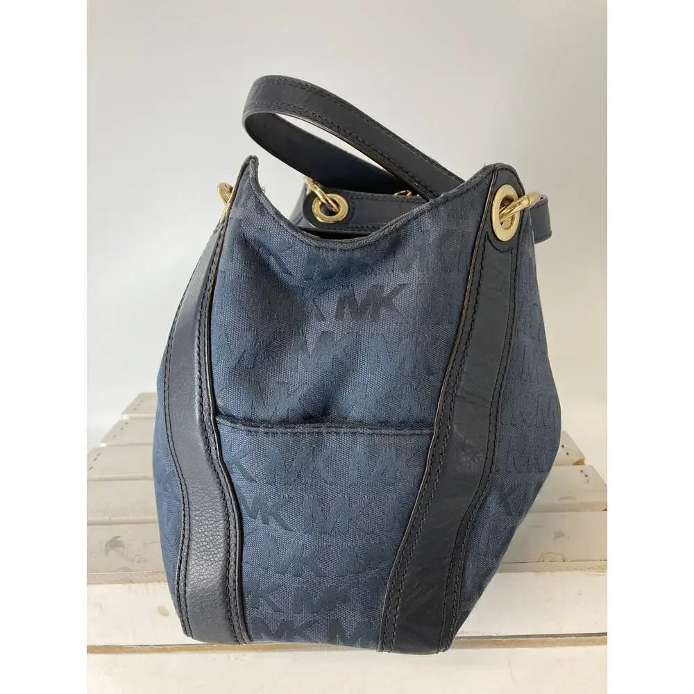 MICHAEL KORS LARGE NAVY CANVAS SIGNATURE PRINT SHOULDER BAG